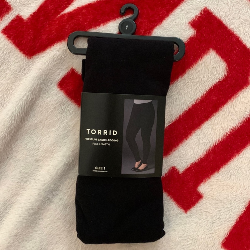 NWT Torrid black leggings, size 1